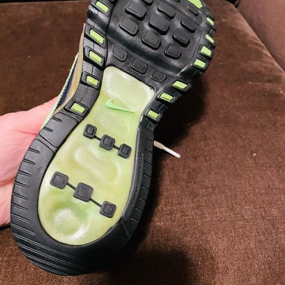 Excellent NIKE AIR MAX 360 Pea Green Womens 8.5 US 40 EUR - Picture 9 of 11